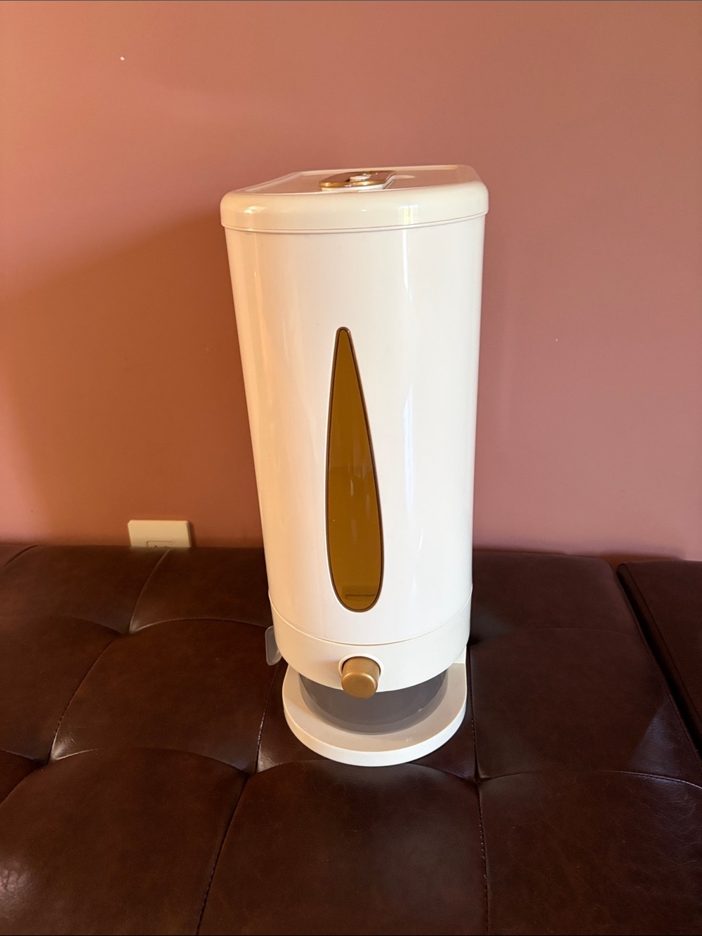 Storage  canister for dry goods like cereal, Rice or  pet food.